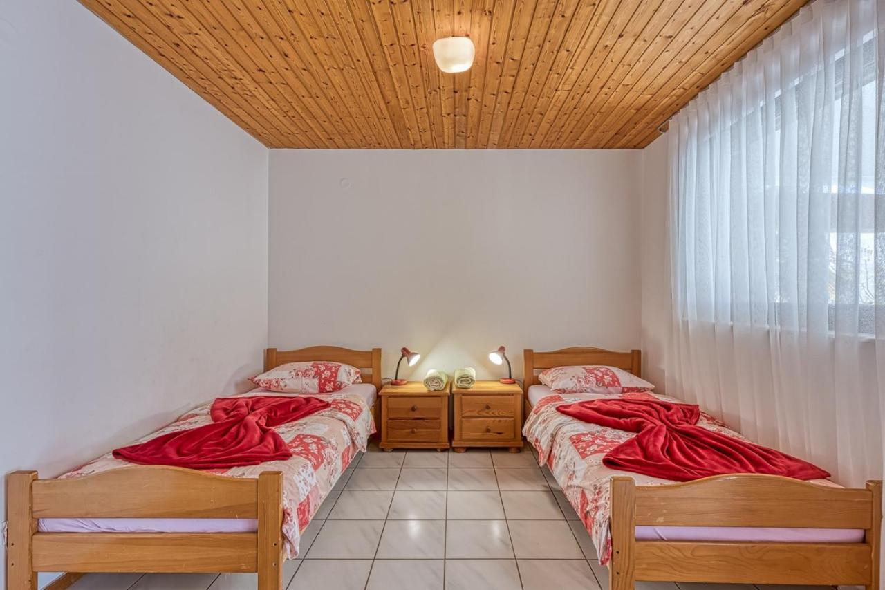 Apartments Kiki Spada ポレッチ エクステリア 写真