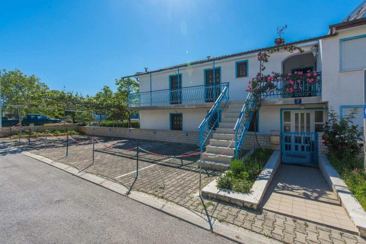 Apartments Kiki Spada ポレッチ 部屋 写真